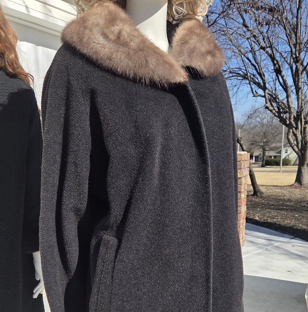 Vintage 60's May D&F Mob Wife Wool Coat With Real Fur Collar.